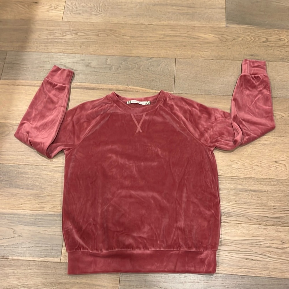 Chelsea & Violet Velour long sleeve top size small